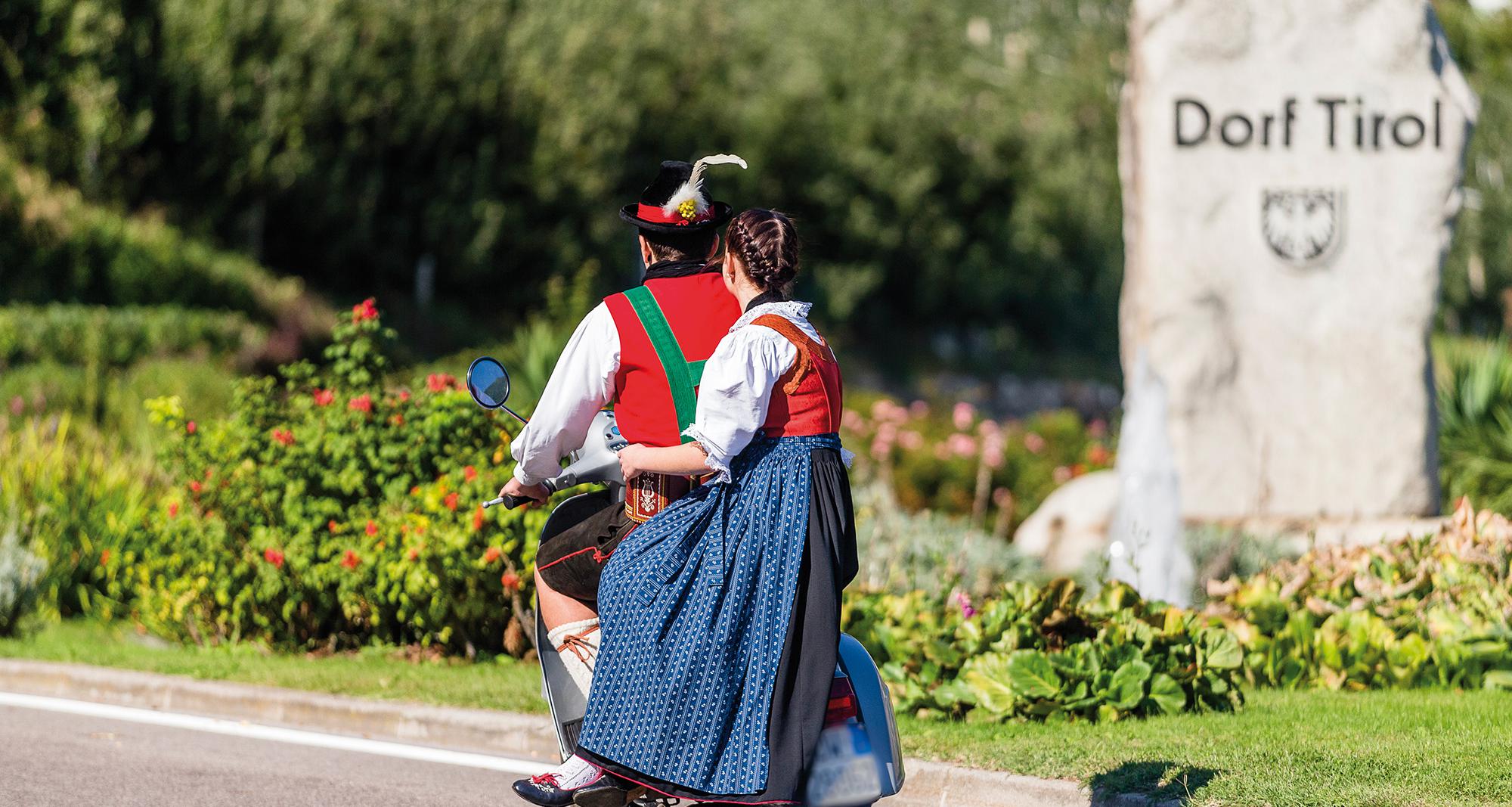 Einfahrt Dorf Tirol